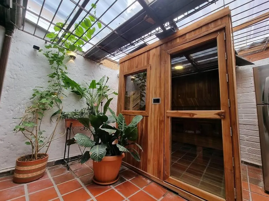 Casa De Las Palmas 2 Medellín Apartment